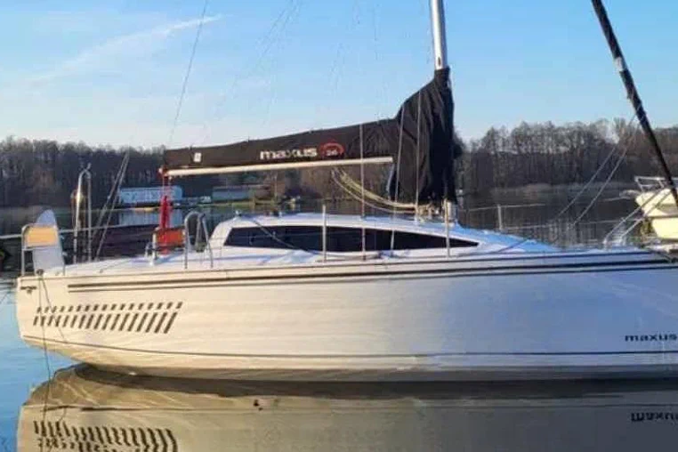 Czarter jachtu żaglowego Maxus 26