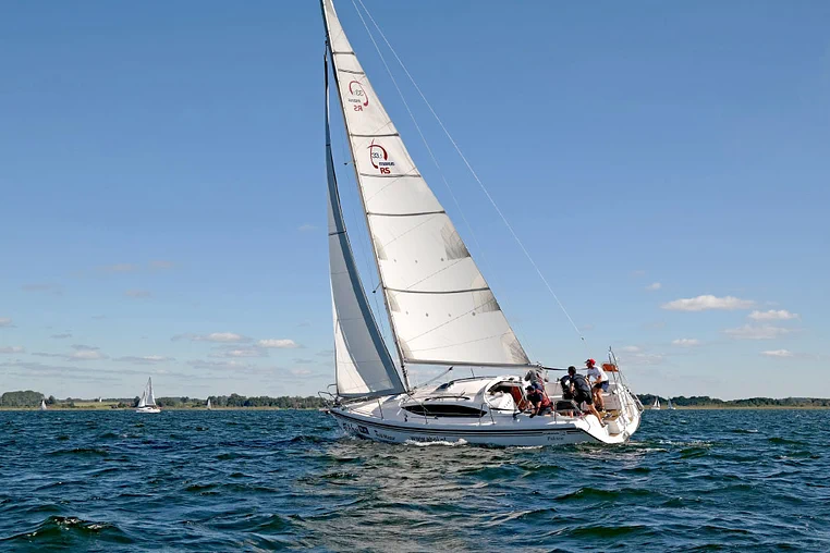 Czarter Maxus 33.1 RS