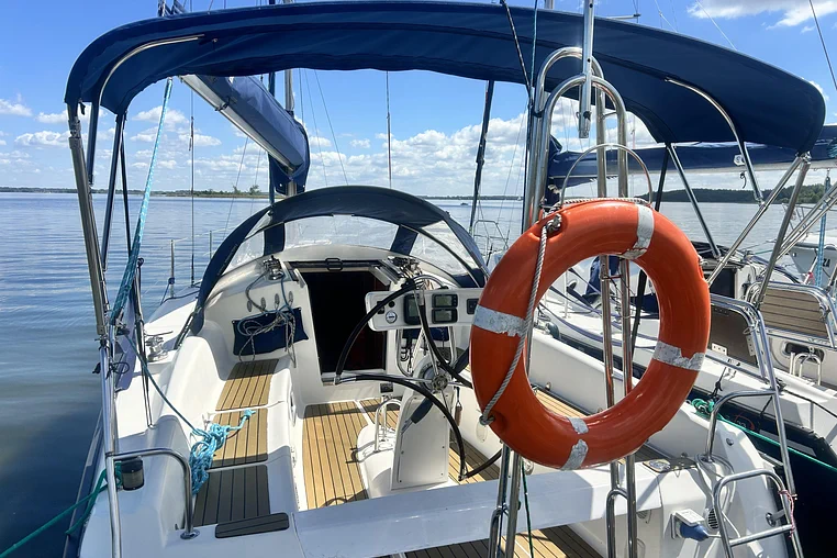 Czarter Maxus 33
