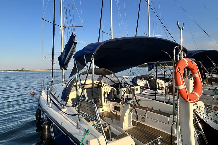 Czarter Maxus 33
