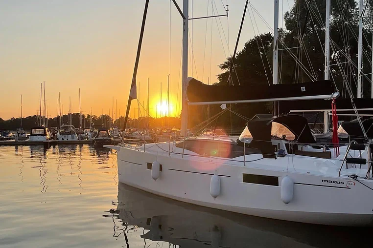 Czarter Maxus 34