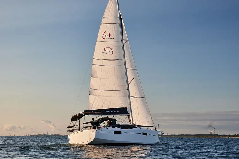 Mikołajki czarter - Maxus 34