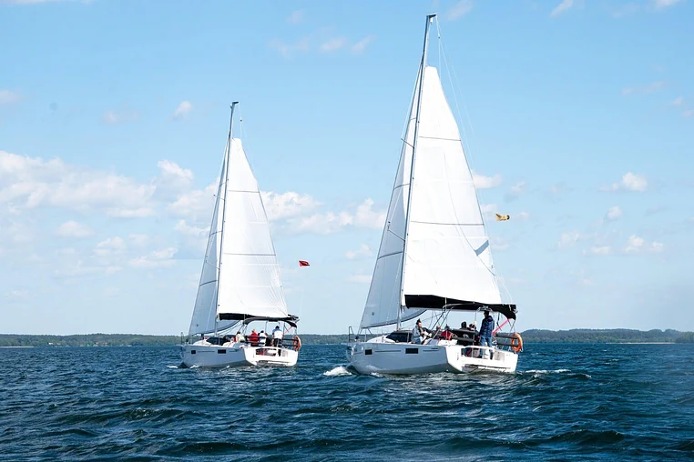Czarter Maxus 34