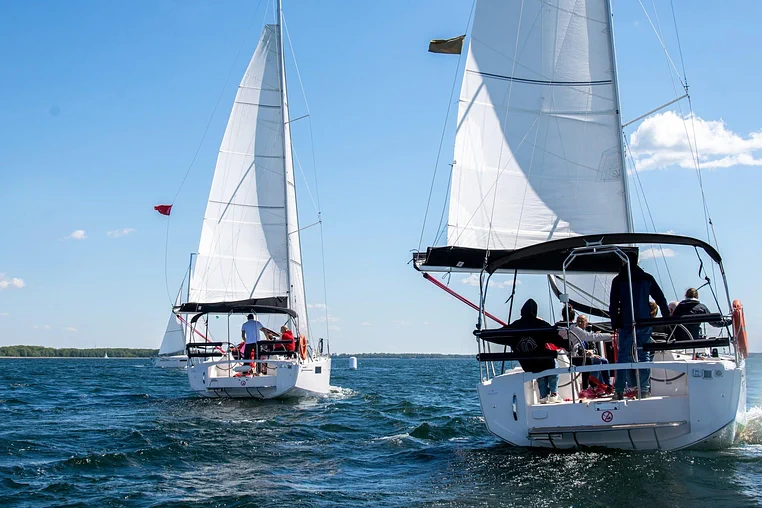Czarter Maxus 34