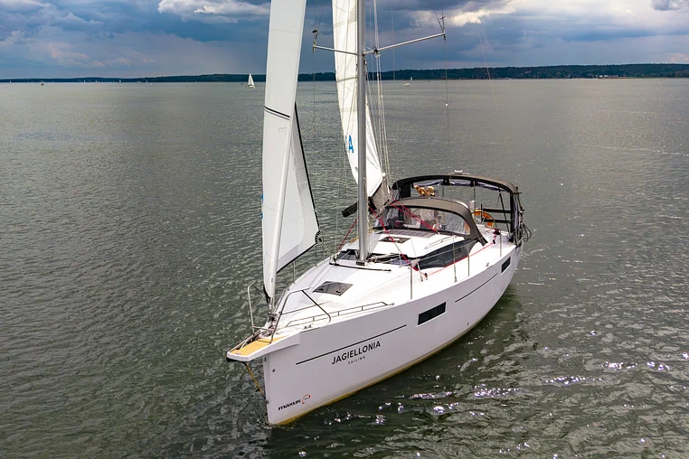 Czarter jachtu żaglowego Maxus 34