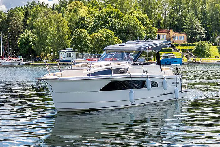 Czarter jachtu motorowego Nautic 30 (900)