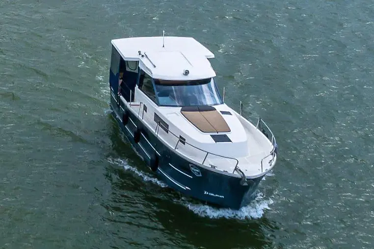 Czarter jachtu motorowego Nautika 1000
