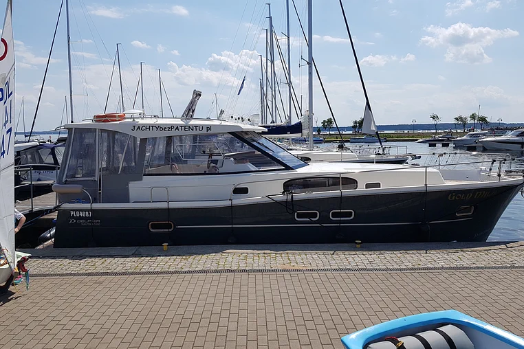Mikołajki czarter - Nautika 1000