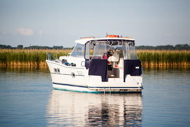 Mazury czarter - Nautika 1000