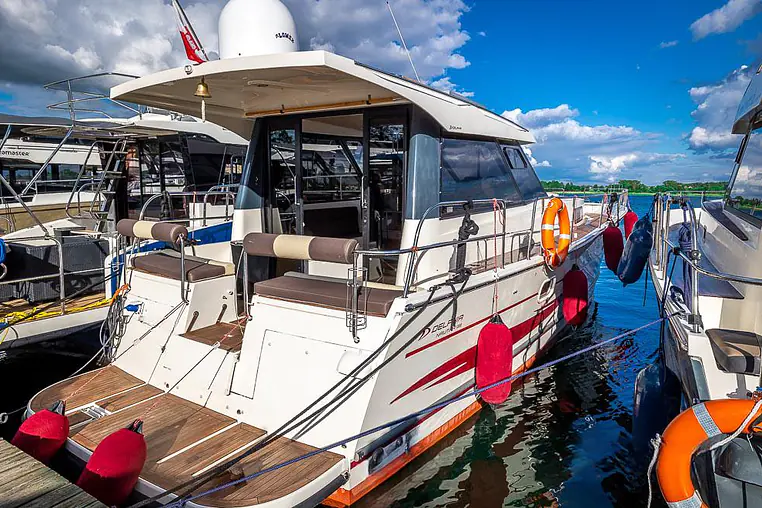 Mazury czarter - Nautika 1300