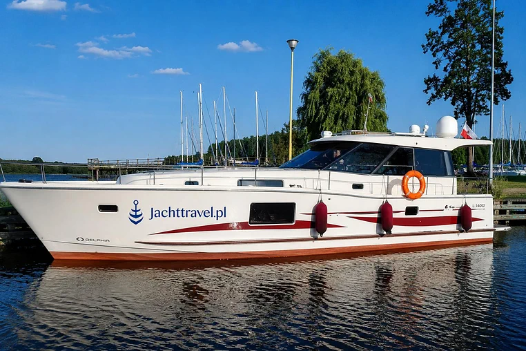 Mikołajki czarter - Nautika 1300