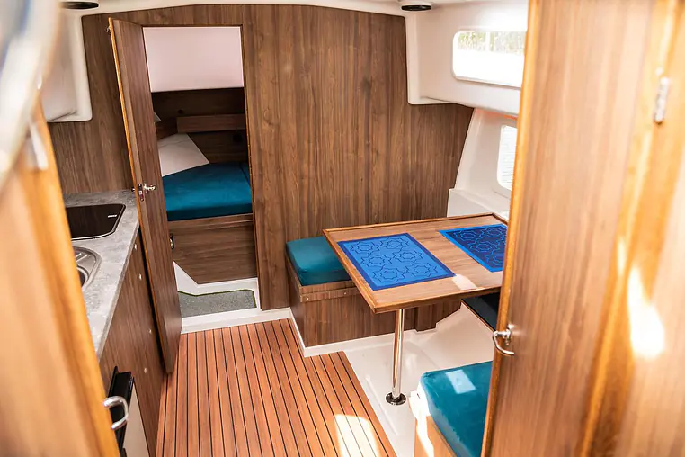 Czarter jachtu motorowego Nautika 830