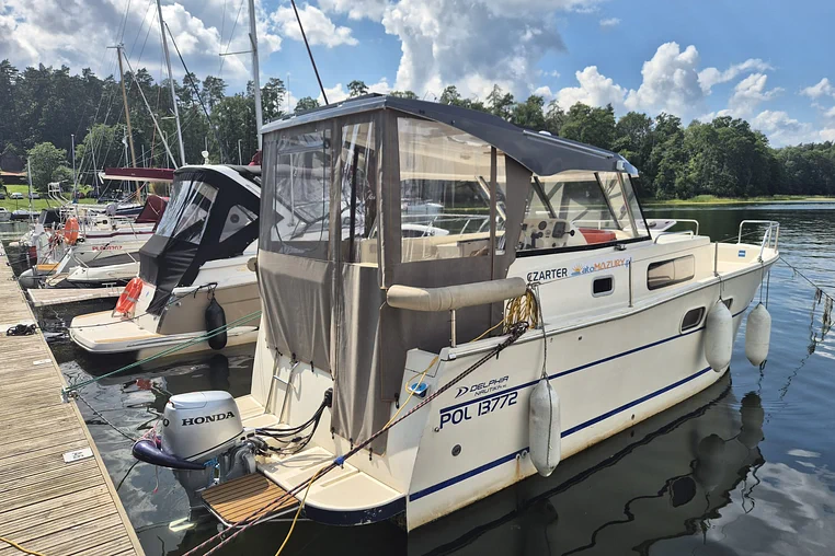 Mazury czarter - Nautika 830