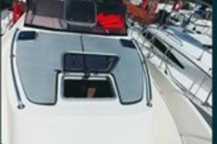 Czarter jachtu motorowego Nautika 830
