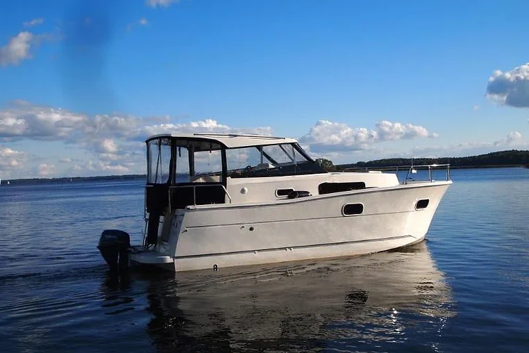 Mazury czarter - Nautika 830