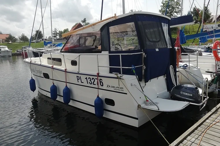 Mikołajki czarter - Nautika 830