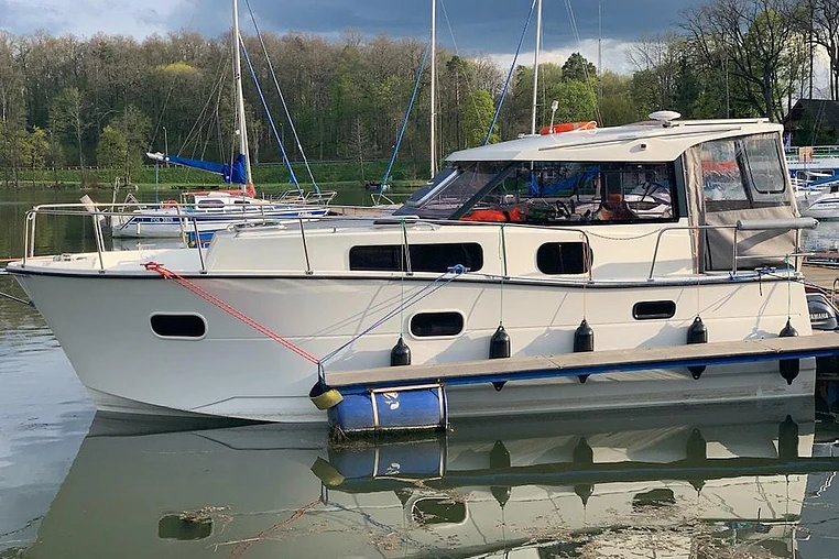 Czarter Nautika 830