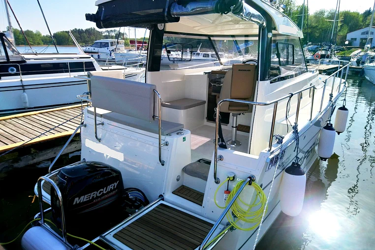 Wilkasy czarter - Nautika 830