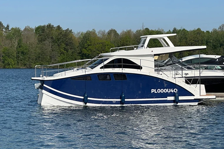 Czarter jachtu motorowego Navigathor 30