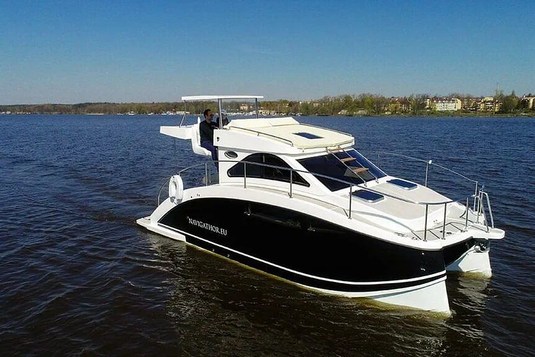 Czarter houseboatu Navigathor 30