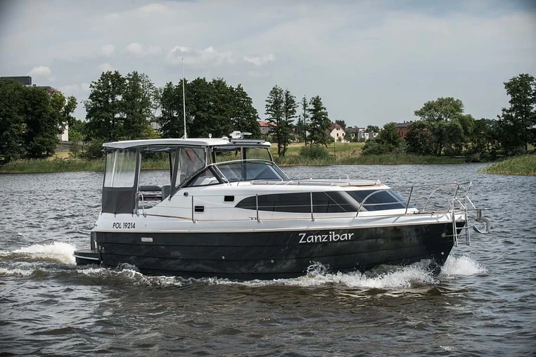 Czarter jachtu motorowego Navigator 999