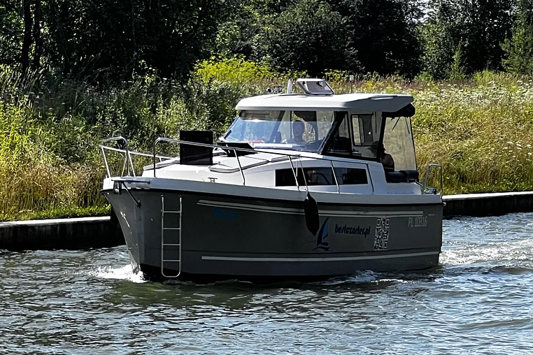 Czarter Nexus 870 Revo