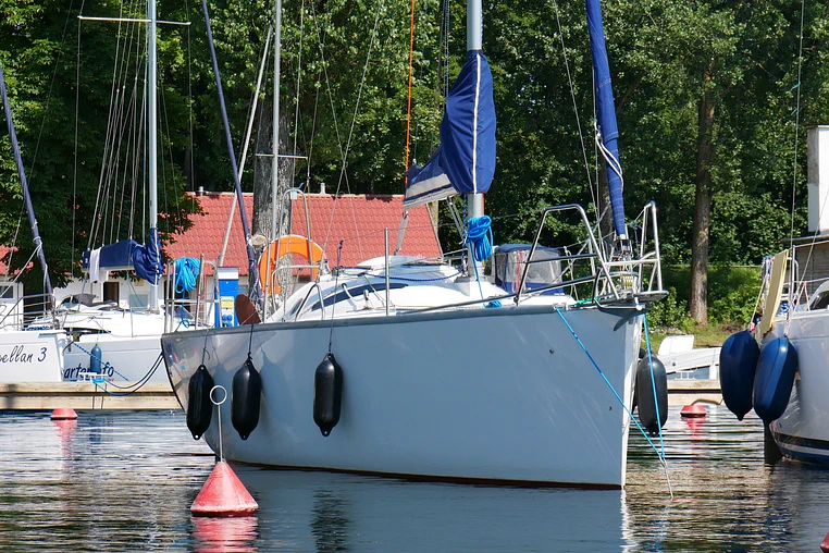 Czarter jachtu żaglowego Phila 880