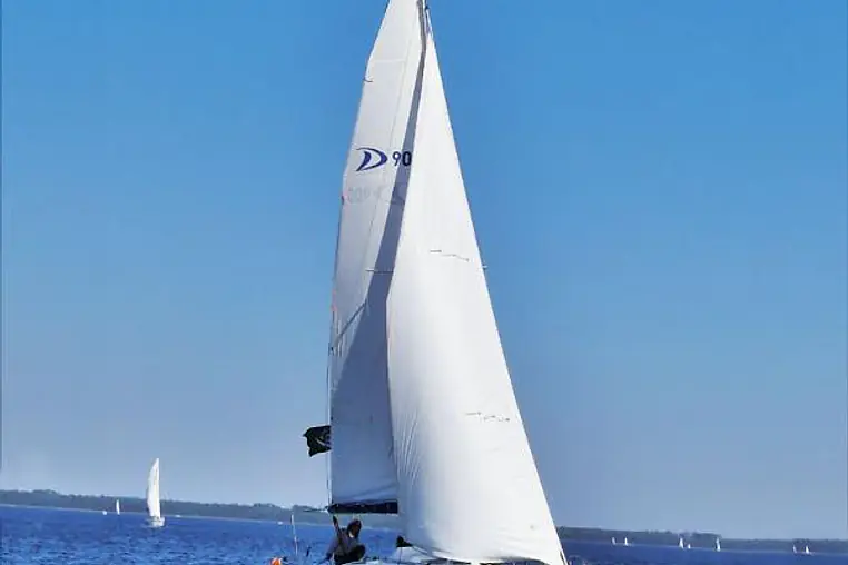 Mazury czarter - Phila 900