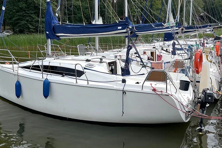 Mazury czarter - Phobos 25