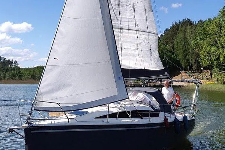 Czarter jachtu żaglowego Phobos 27