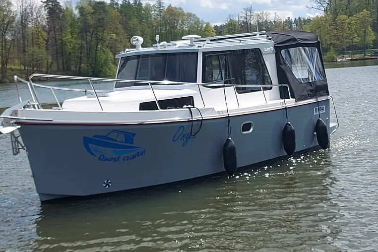 Czarter houseboatu Quest 825