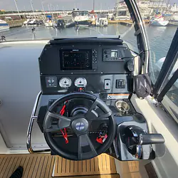 Quicksilver Activ 805 Sundeck