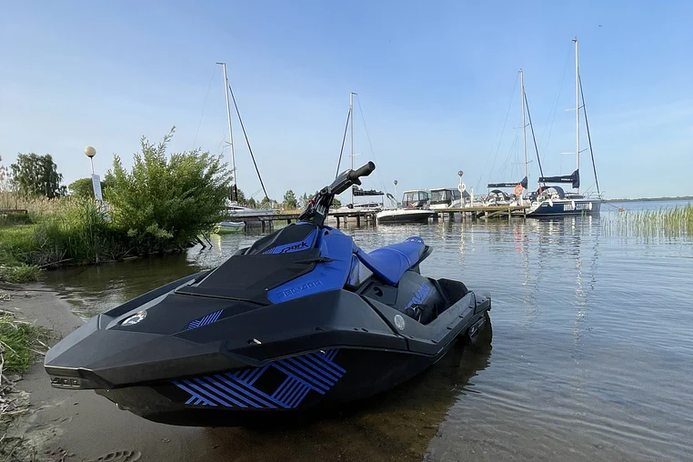 Szczecin czarter - Sea-Doo Spark Trixx 3up 90