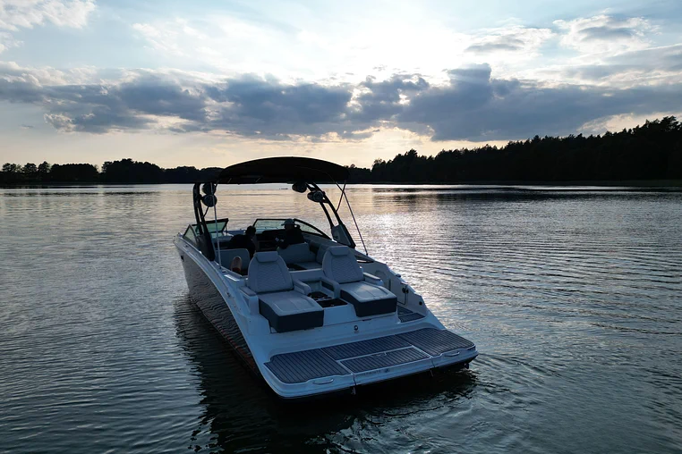 Czarter jachtu motorowego Sea Ray SDX 290