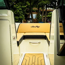 Sea Ray SPX 210
