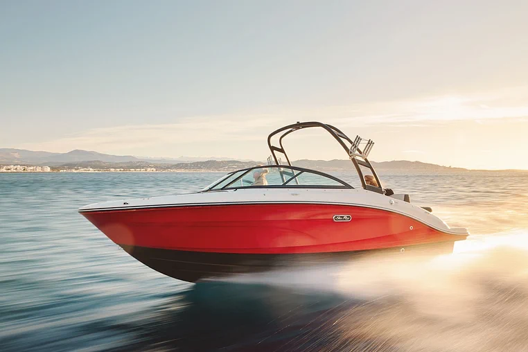 Czarter jachtu motorowego Sea Ray SPX 210