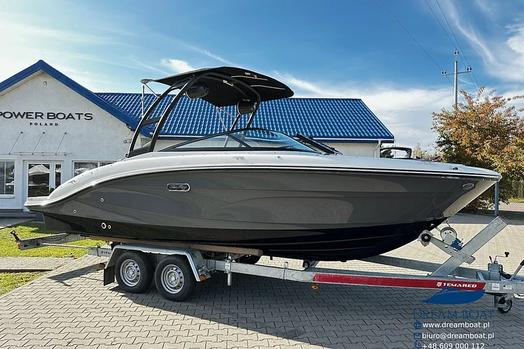 Węgorzewo czarter - Sea Ray SPX 210