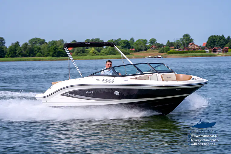 Mazury czarter - Sea Ray SPX 210