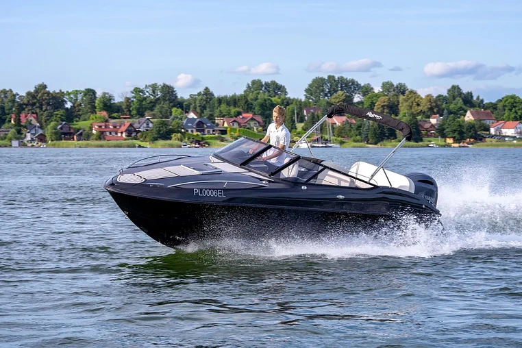 Piękna Góra czarter - ST Tropez 6