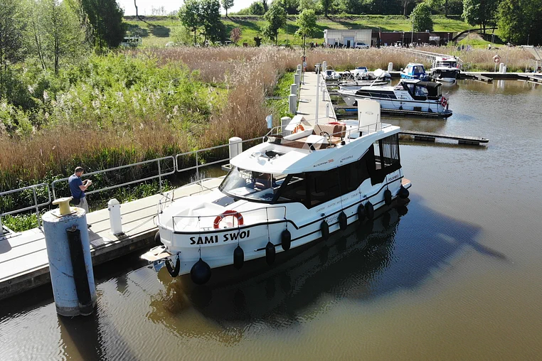 Czarter houseboatu SunCamper 35