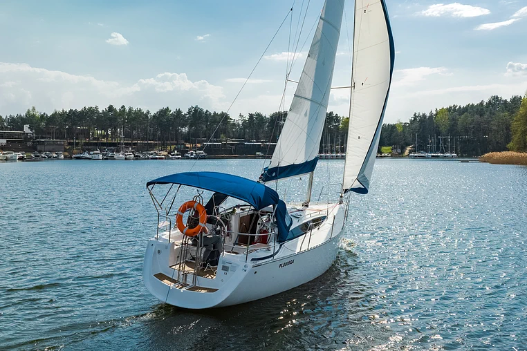 Giżycko czarter - Tango 33