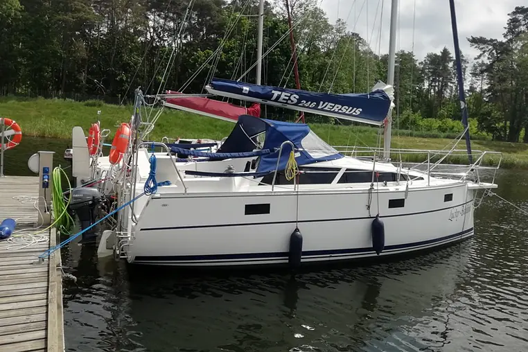 Mazury czarter - Tes 246 Versus