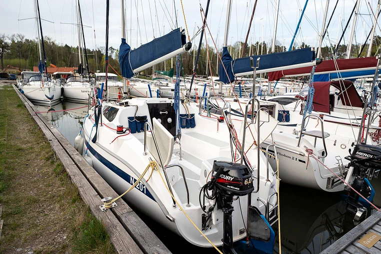 Wilkasy czarter - Tes 678 BT