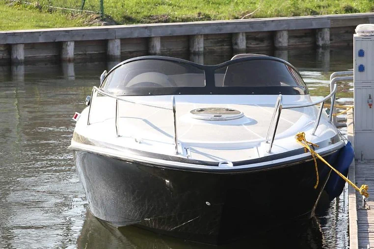 Czarter jachtu motorowego Viva 606 Cabin