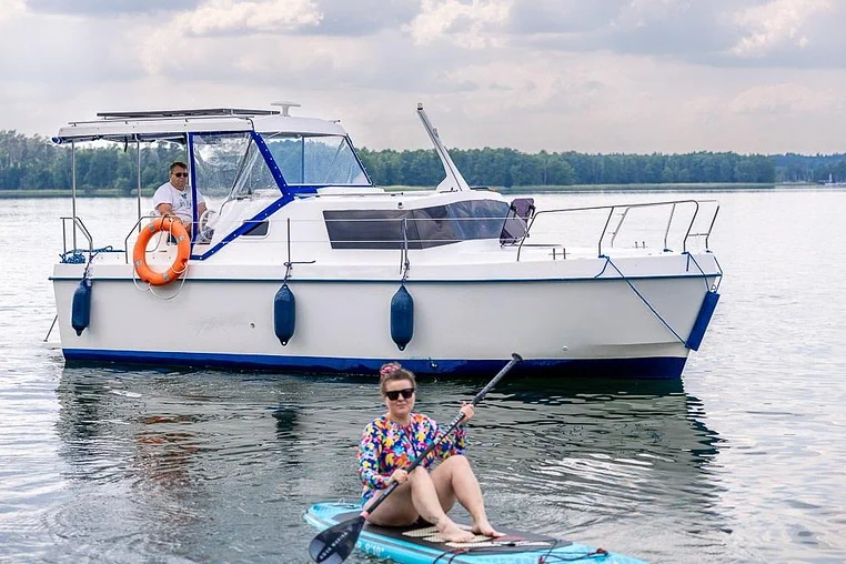 Czarter houseboatu Weekend 820